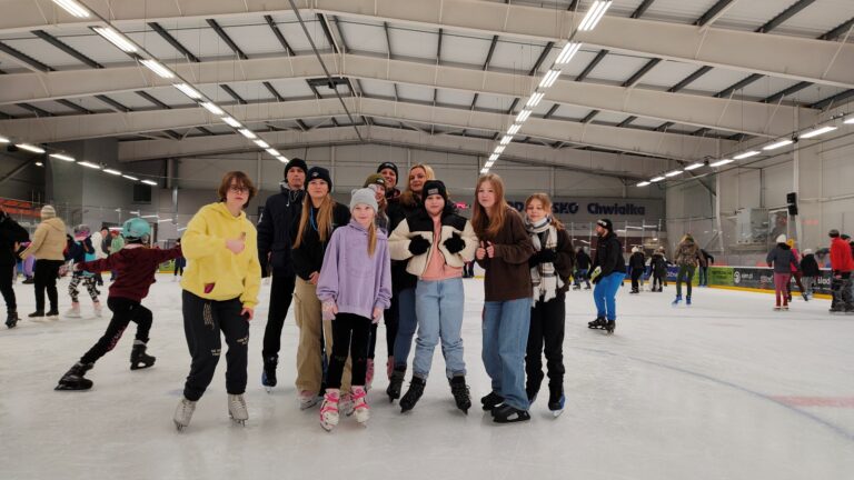 Mini siatkarki na lodowisku