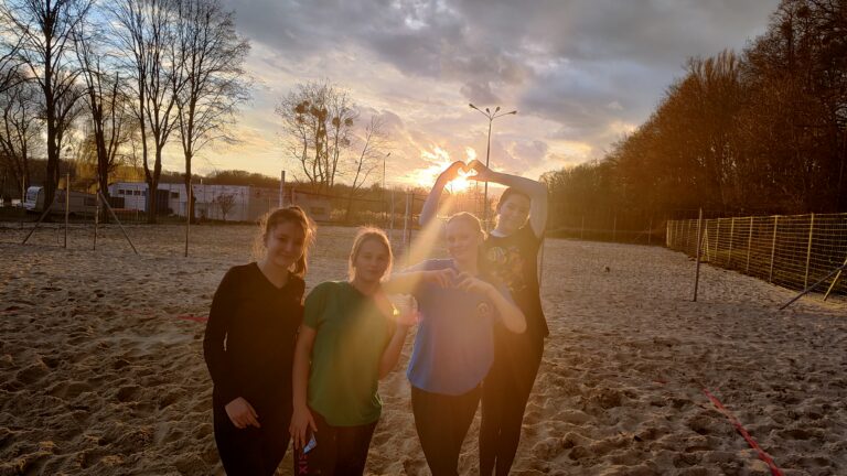 Rozpoczynamy treningi siatkówki plażowej.